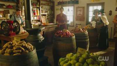 [folksy guitar music] - A Waltons Thanksgiving