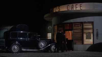 - Follow my lead.
- Fair enough, Lieutenant Fleming. - Captain America