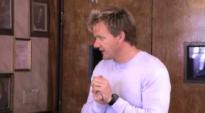 FOLLOW ME, PLEASE, YEAH?
THROUGH TO THE KITCHEN. - Kitchen Nightmares
