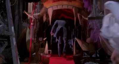 Follow me. - Charlie Chan and the Curse of the Dragon Queen
