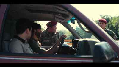 Follow my men's truck. - Narcos: Mexico