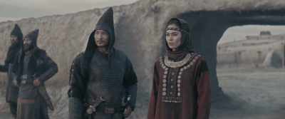 Follow them and be discreet. - The Legend of Tomiris