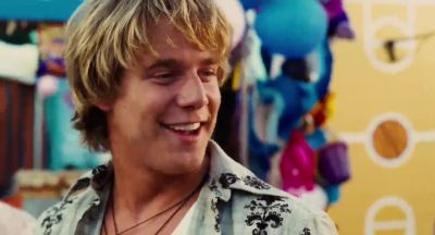 Following you around is fun - Aquamarine