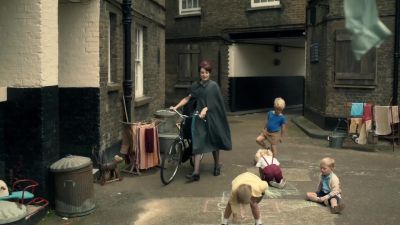 Hello. Where's your mum? - Call the Midwife