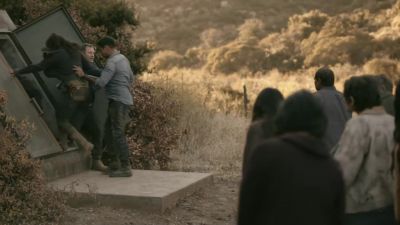 ♪..♪ - Fear the Walking Dead