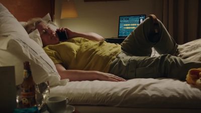 Jennifer Langan speaking. - Death in Paradise