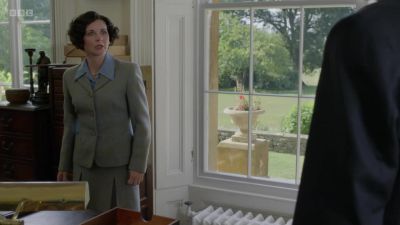 What are you doing, Ms Clement? - Father Brown
