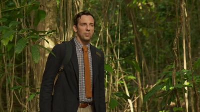 Cleaning up your mess, Dave? - Death in Paradise