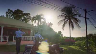 HE LAUGHS - Death in Paradise