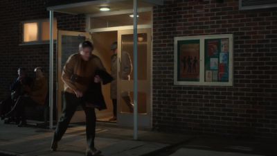HORN BEEPS - Call the Midwife