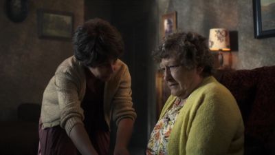 Let's get you to the sink. - Call the Midwife