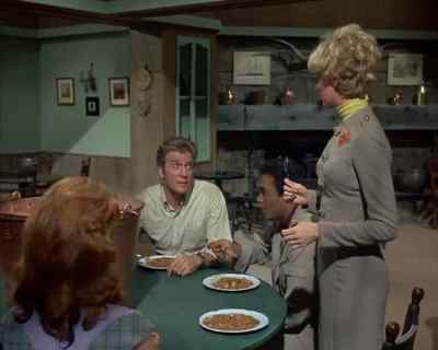 Food at last, boy.
Put it right there. - Land of the Giants