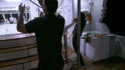 Food-killing lamps,
because they kill your food - Below Deck Down Under