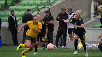 Foord, goes again, good strength. - Matildas: The World at Our Feet