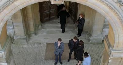 (footsteps approach) - The Inspector Lynley Mysteries