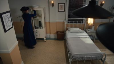(footsteps approaching) - Murdoch Mysteries