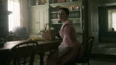     (FOOTSTEPS APPROACHING) - Alias Grace