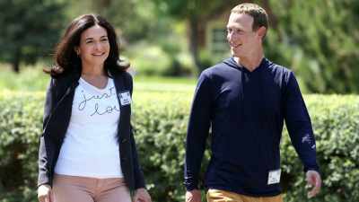 (footsteps crunching) - Zuckerberg: King of the Metaverse