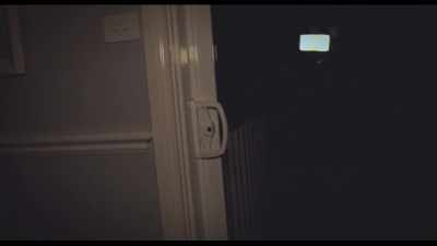 (footsteps echoing) - Puzzle Box