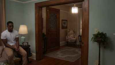 [Footsteps] - Tyler Perry's The Oval