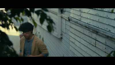 (footsteps thudding) - Natty Knocks