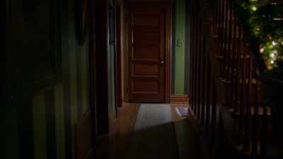 (footsteps thumping)
(floorboard creaking) - It’s Beginning to Look a Lot Like Murder