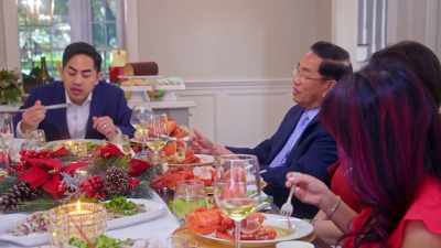 - For a lobster? I don't know.
- [chuckles] - House of Ho