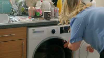 For Char and Dan, having
a full house comes at a cost. Oh! - Sort Your Life Out