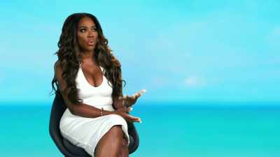 For Cynthia to walk in
with cameras, - The Real Housewives Ultimate Girls Trip