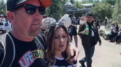 For everybody
that worked on this land - Star Wars: Galaxy's Edge - Adventure Awaits