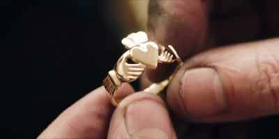 For him to give that ring to
Sidney Leithman, - Kings of Coke