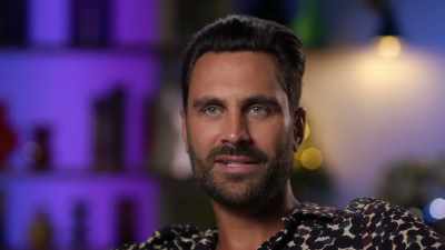 For me, Bastien has no emotion
when I talk to him about Lacy. - Love Trip: Paris