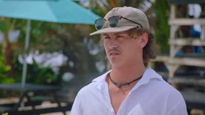 - For me, it does mess with my head
a little bit when Ro's saying this. - FBOY Island NZ