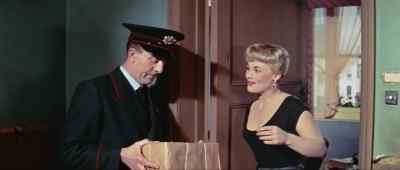 - For Miss Dunlap? Gail Dunlap?
- That's me, all right. - Horrors of the Black Museum
