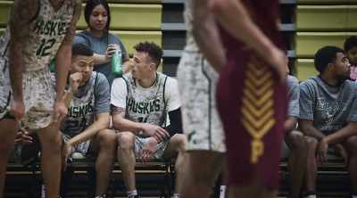 For Pasadena, it's number 32,
Deandro Worrell in... - Last Chance U: Basketball