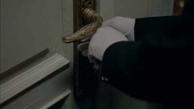 - For real?
- [CHUCKLES] - Grand Hotel