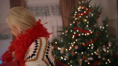 For us to watch - Holiday Mismatch