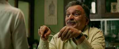 For his weak eyesight,
the kid is quite sharp - Raees