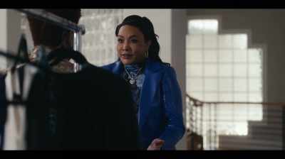 -For this weekend. -This weekend? I can't. - Twisted House Sitter 2