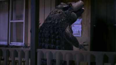 [foreboding music]
[crickets chirping] - Bad CGI Gator