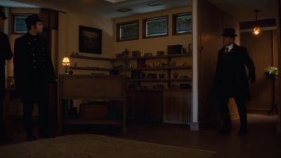 (foreboding music) - Murdoch Mysteries