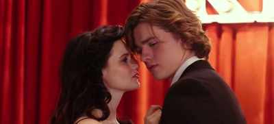 ♪ Forget about me... ♪ - The Kissing Booth