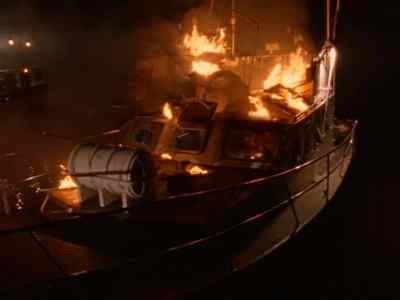 - Forget it, man.
- Damn! - Red Water