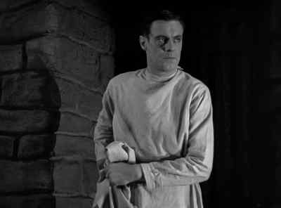 Forgive me,
but l'm forced to take
unusual precautions. - Frankenstein