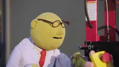 -(FORLORN MUSIC PLAYS)
-(WHIMPERING SOFTLY) - Muppets Now