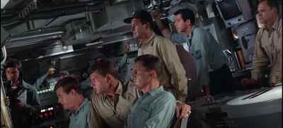 Forward room. Outer door closed.
Bulkhead secure. Room 910 flooded... - Ice Station Zebra