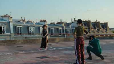 - Forward. To your left.
- Uh, excuse me. Ye-Ji? - La Maison