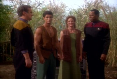 Four to beam up, Major. - Star Trek: Deep Space Nine