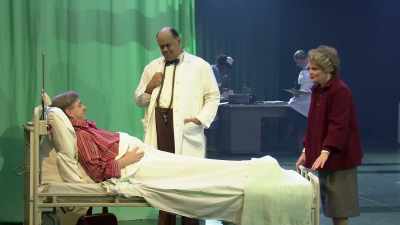 - Four.
- ...but after seeing you speak, - National Theatre Live: Nye
