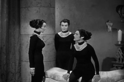 Four of us will be enough - Cat Women of the Moon